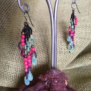 Vtg artisan handmade Beaded Earrings
